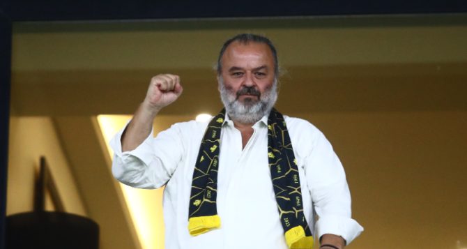 Με κασκόλ της ΑΕΚ ο Ηλιόπουλος (VIDEO)