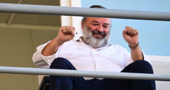 Η ομιλία του Ηλιόπουλου πριν το ματς: «Σε κάθε ματς παίξτε για τη φανέλα και το έμβλημα»