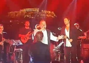 Μερακλής ο Πρόεδρος: Εμήνευσε το «Αγάπα με» πλάι στον Αργυρό (VIDEO)