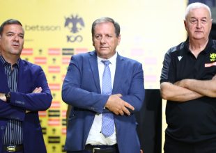 Στην Γερμανία ο Αγγελόπουλος – Δίπλα στην Βασίλισσα