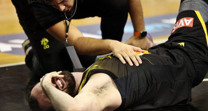 ΑΕΚ Betsson: Κάκωση ο Κουζέλογλου