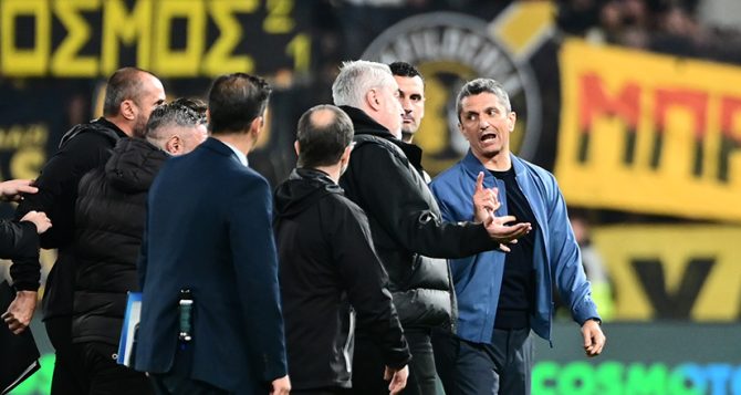 Ζήκος: «Καιροσκόπος που υποτιμά τη χώρα ο Λουτσέσκου»