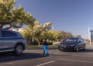 Η οδήγηση στην πόλη με Mercedes-Benz