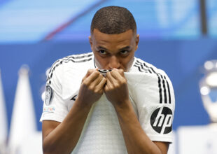 «Έχει ψυχολογικό πρόβλημα εδώ και μήνες» λέει άνθρωπος από το περιβάλλον του Μπαπέ