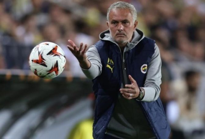 Μουρίνιο: «Ο Ρονάλντο δεν θα έρθει στην Φενέρμπαχτσε»