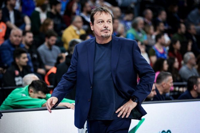 Αταμάν: “Φρικτή εμφάνιση, παίξαμε σαν παιδική ομάδα”