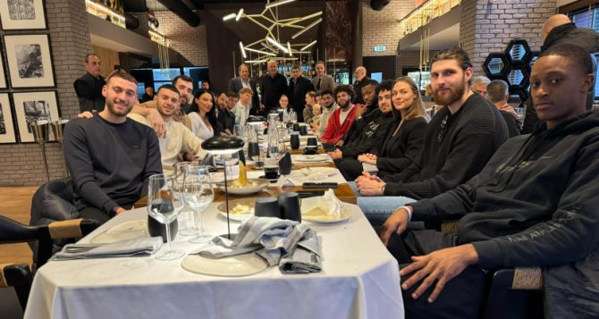 ΑΕΚ Βetsson: Γεύμα της διοίκησης σε όλη την ομάδα και τις οικογένειες τους (ΦΩΤΟ)
