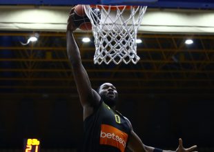 Υποχρέωση νίκης για την ΑΕΚ Βetsson στο Μαρούσι