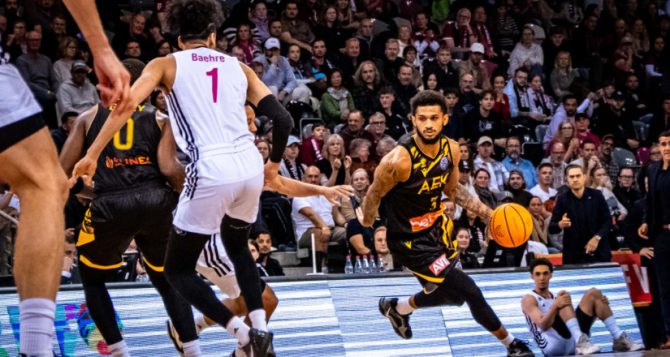 LIVE: AEK Betsson – Βόννη