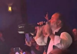 Ηλιόπουλος: Ερμήνευσε Βασίλη Καρρά και… αποθεώθηκε (VIDEO)