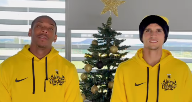 Οι ευχές των ποδοσφαιριστών στο AEK Kids Club (VID)