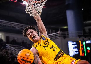 «Μάχη» με Πανιώνιο η AEK Betsson