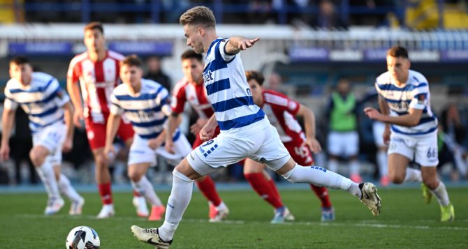 Διπλό του Ολυμπιακού στο Περιστέρι με μοιραίο Φαν Βέερτ