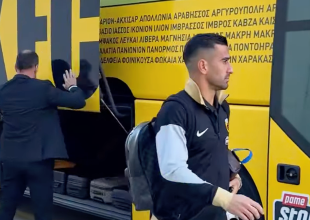 Η άφιξη της ΑΕΚ στο Πανθεσσαλικό