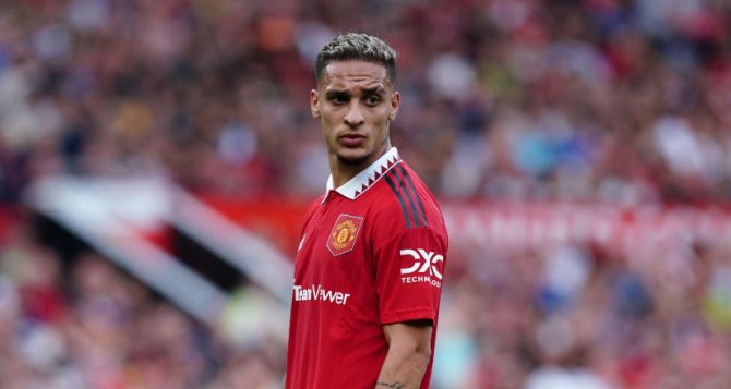 Sky Sports: «Ελληνική ομάδα για δανεισμό του Άντονι» Sky Sports: «Ελληνική ομάδα για δανεισμό του Άντονι»