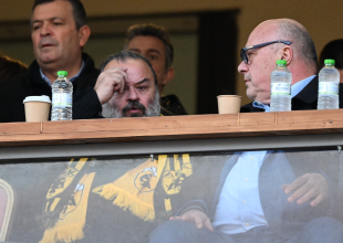 Ο Ηλιόπουλος βλέπει το Βόλος – ΑΕΚ δίπλα στον Μπέο (ΦΩΤΟ)