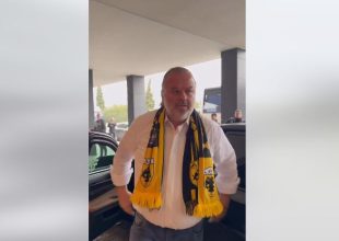 Η άφιξη του Μάριου Ηλιόπουλου στη Θεσσαλονίκη – Θα ηγηθεί της αποστολής στην Τούμπα (VIDEO)