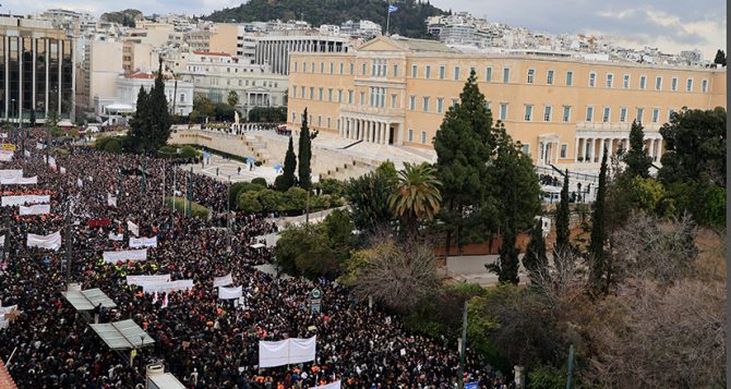 Τέμπη: Στους δρόμους ξανά μαθητές και φοιτητές – Συγκεντρώσεις σε όλη τη χώρα