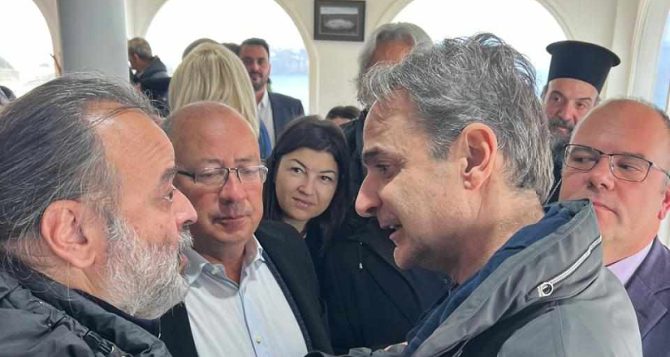 Μεγάλη κίνηση Ηλιόπουλου για Σαντορίνη!