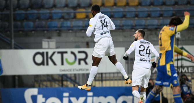 Κεφαλιά-κανονιά του Πιερό για το 3-0! (VID)