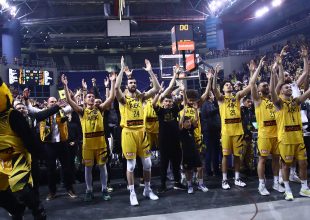 Η Sunel Arena στο πόδι για τη Βασίλισσα: Παίκτες και κόσμος πανηγύρισαν μαζί τη νίκη επί της Βίτσμπουργκ (VIDEO)