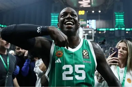 Παναθηναϊκός AKTOR: Ο Κέντρικ Ναν στα πράσινα μέχρι το 2028 χωρίς NBA-out Παναθηναϊκός AKTOR: Ο Κέντρικ Ναν στα πράσινα μέχρι το 2028 χωρίς NBA-out