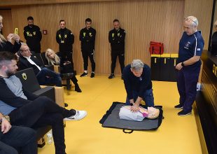 Σεμινάριο πρώτων βοηθειών παρακολούθησε η ΠΑΕ ΑΕΚ (pics)