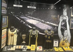 Η φανέλα του Γιώργου Τρόντζου στο Μουσείο Ιστορίας της ΑΕΚ (ΦΩΤΟ)