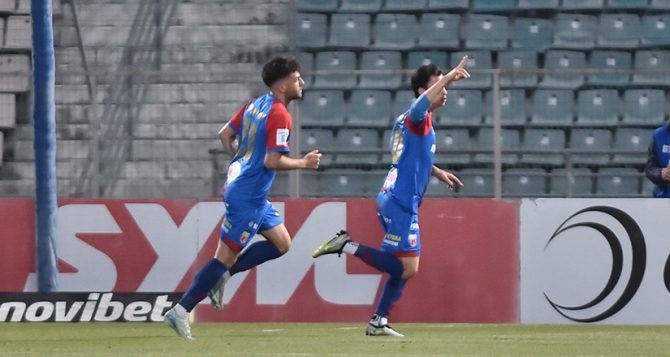 Βόλος-Λεβαδειακός 1-0: Ο Χουάνπι δοκιμάζει το πόδι του και ανοίγει το σκορ (video)