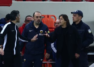 Έξαλλος ο Αλμέιδα: «Ντροπή, δεν έχω ακουμπήσει άνθρωπο – Ψέματα και άδικη η αποβολή»
