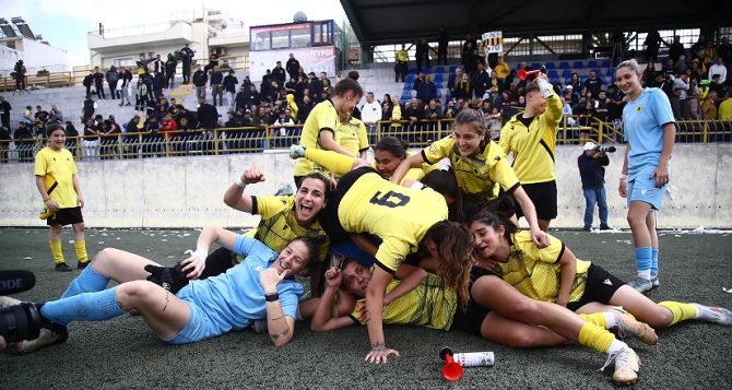 Οι Κοριτσάρες «πάτησαν» τον Αστέρα και το… έκαψαν (VIDEO + PICS)
