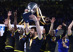 Η απονομή του Κυπέλλου στους Μάγκες (VIDEO)