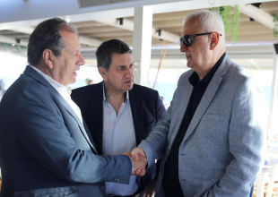Φωτογραφίες απ’ το δείπνο της Βασίλισσας στη Βουλιαγμένη