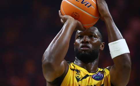 Γκρέι: «Σημαντική νίκη για εμάς»