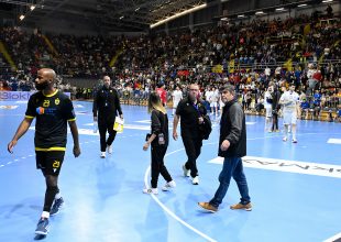 H EHF κινεί νομικές διαδικασίες κατά ΑΕΚ και Αλκαλόιντ για τον αναβληθέν τελικό