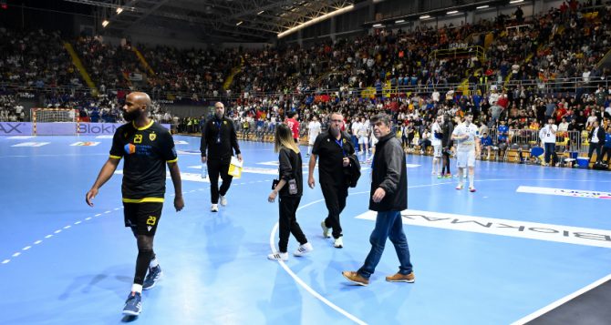 H EHF κινεί νομικές διαδικασίες κατά ΑΕΚ και Αλκαλόιντ για τον αναβληθέν τελικό