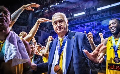 Ο Σάκοτα συνεχίζει στον πάγκο της Βασίλισσας!
