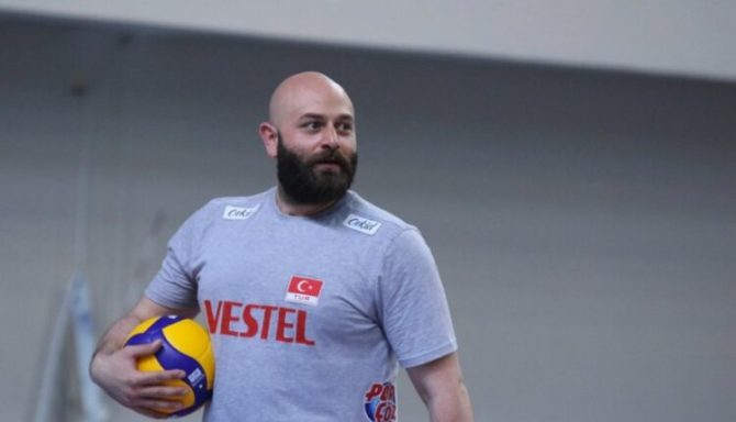 Ο Ντεχριόγλου αναλαμβάνει την τεχνική ηγεσία της γυναικείας ομάδας βόλεϊ της ΑΕΚ
