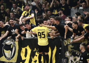 Futsal: ΠΡΩΤΑΘΛΗΤΡΙΑ Η ΑΕΚΑΡΑ