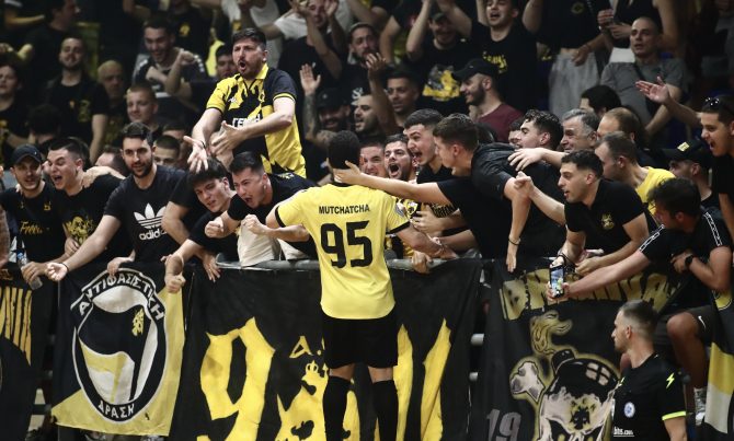 Futsal: ΠΡΩΤΑΘΛΗΤΡΙΑ Η ΑΕΚΑΡΑ