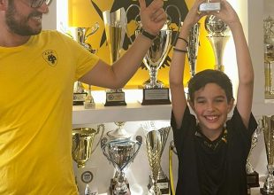 Στην τροπαιοθήκη της ΑΕΚ το κύπελλο που κέρδισε ο Μπορίσοβ στο σκάκι (PICS)