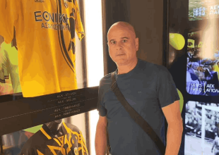 Ο Τιμούρ Κετσπάγια στο Μουσείο Ιστορίας της ΑΕΚ (ΦΩΤΟ)