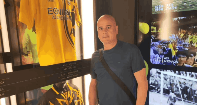 Ο Τιμούρ Κετσπάγια στο Μουσείο Ιστορίας της ΑΕΚ (ΦΩΤΟ)