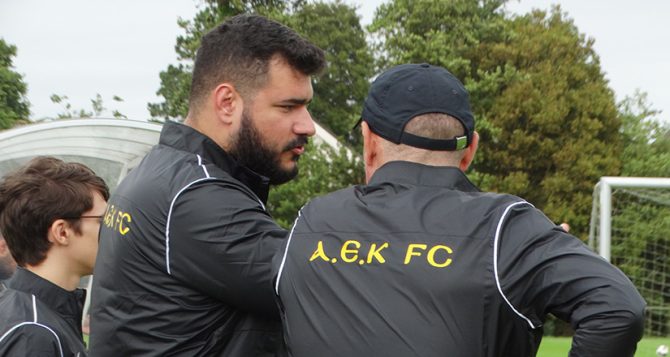 Στην προπόνηση της ΑΕΚ στο Μπουργκ ο Νίκος Παντερμαλής (ΦΩΤΟ)
