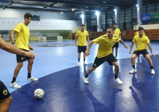 Futsal: ΑΕΚ έτοιμη για τ’ αστέρια (pics+vid)