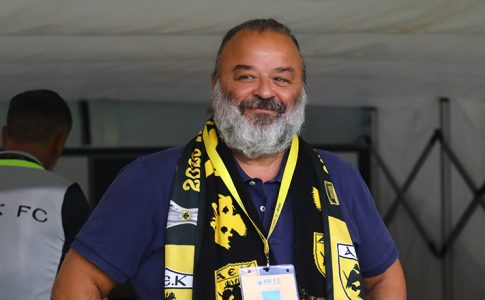 Ηλιόπουλος: Μοίρασε συγχαρητήρια και αγκαλιές σε όλους στην ΑΕΚ