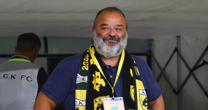Ηλιόπουλος: Μοίρασε συγχαρητήρια και αγκαλιές σε όλους στην ΑΕΚ