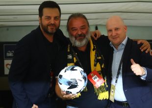 Η πανηγυρική φωτογραφία Ηλιόπουλου – Νίκολιτς- Ριμπάλτα με τη μπάλα του αγώνα! (PICS)