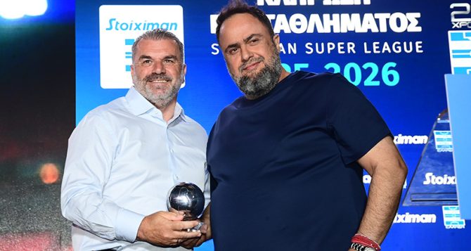 Ο Άγγελος Ποστέκογλου στη Νότιγχαμ Φόρεστ