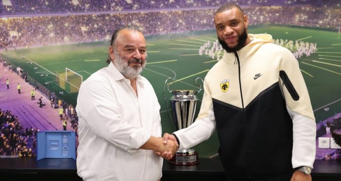 Μουκουντί: «Πολύ χαρούμενος που συνεχίζω – Μόνο ΑΕΚ» (ΦΩΤΟ)